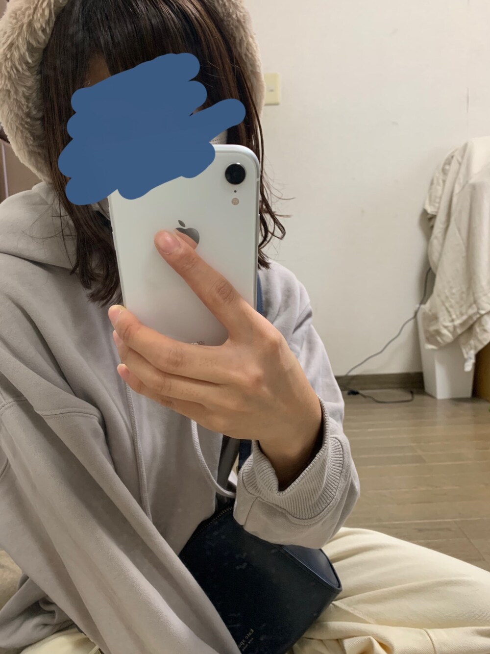 「秋コーデ、休日コーデ、プチプラコーデ、低身長、オーバーサイズ、wearhalloween2020、GU、ベレー帽、エヘカソポ」｜「GUのアイテム（パーカー、グレー系）」を使った、うなさん（レディース・153cm）の秋コーディネートの1枚目の写真