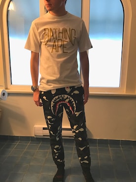「Bape」｜「アイテム（アクセサリー）」を使った、ChristosShawさん（メンズ・180cm）の冬コーディネート