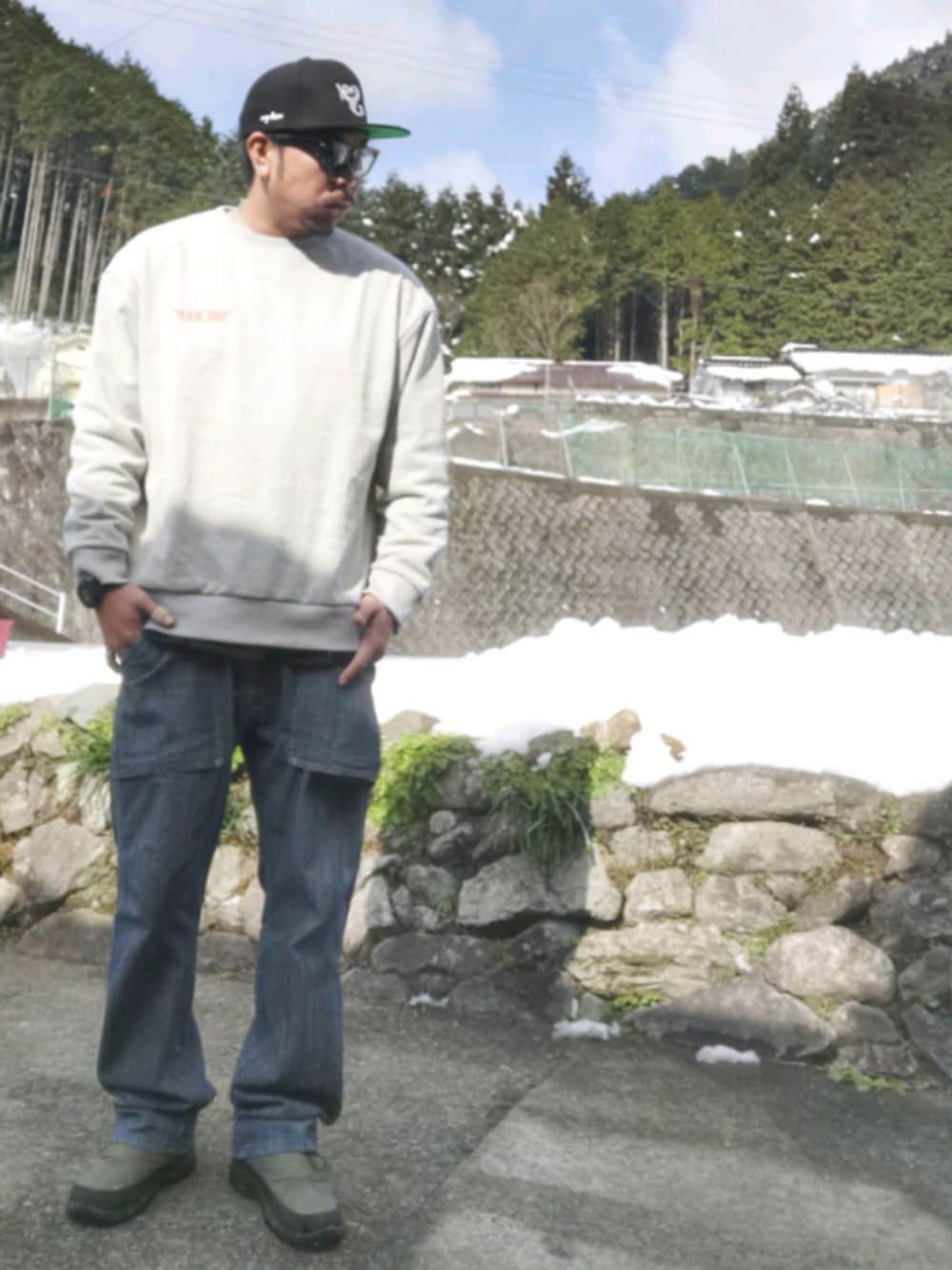 「シンプル、ラフ、オトナカジュアル、ゆるコーデ」｜「BAYFLOWの【SURF & NORF】フラットCAP（キャップ、ブラック系）」を使った、mightyfly12さん（メンズ・177cm）の冬コーディネートの1枚目の写真