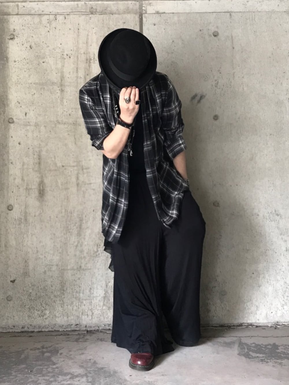 Dr. Martensのアイテムを使った「DIR EN GREY」の人気ファッション