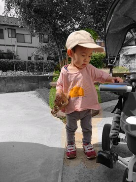 「1歳半」｜「アイテム（キャップ）」を使った、とわん1105さん（キッズ・80cm）の春コーディネート