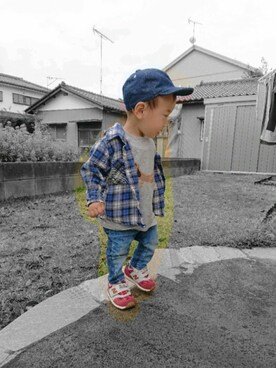 「1歳半」｜「アイテム（キャップ）」を使った、とわん1105さん（キッズ・80cm）の春コーディネート