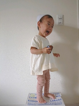 「1歳半」｜「アイテム（ニットキャップ/ビーニー）」を使った、とわん1105さん（キッズ・80cm）の春コーディネート