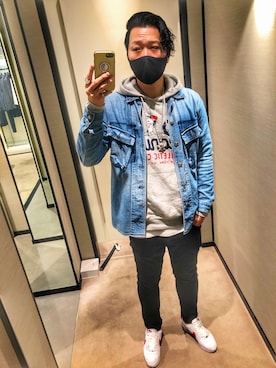 「NIKE（ナイキ）のアイテム（スニーカー、ホワイト系）」を使った、しんちゃんさん（メンズ・183cm）の秋コーディネート