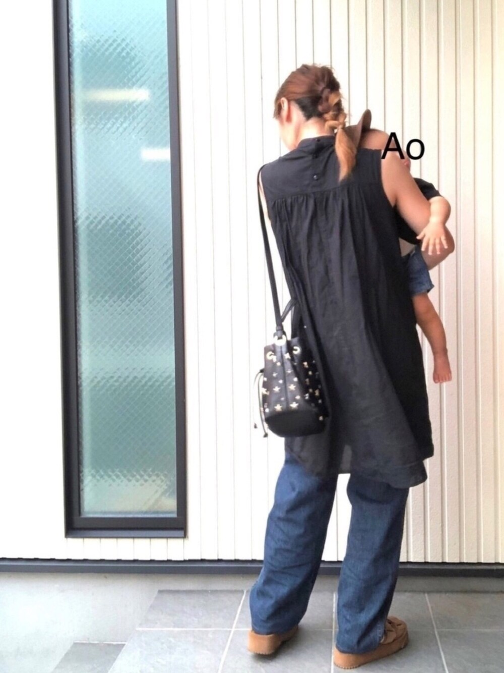 「シンプルコーデ、黒×デニム、やっぱりデニムが好き、おやこーで。、恐竜キャップ、男の子、1歳、しまむら様」｜「赤ちゃん本舗のアイテム（Tシャツ/カットソー、ブラック系）」を使った、mai✺maiさん（レディース・158cm）の秋コーディネートの1枚目の写真