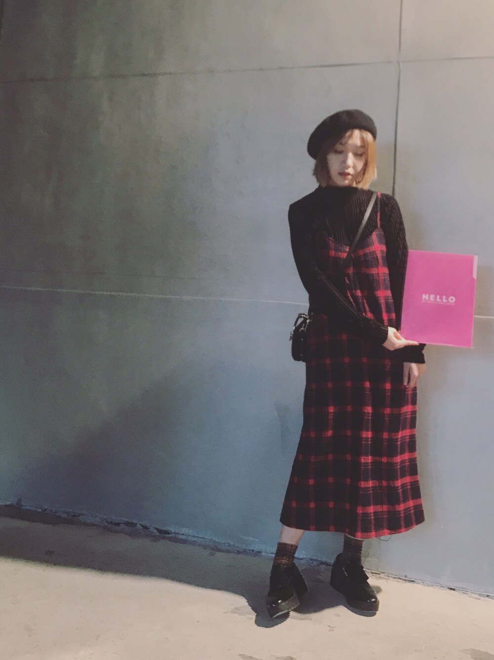 「ZARAのアイテム（スカート、レッド系）」を使った、丢丢丢酱さん（レディース・162cm）の秋コーディネートの1枚目の写真