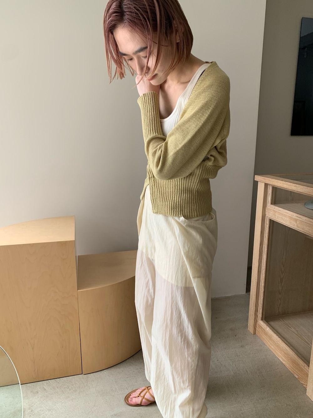 「パンツスタイル、Littlesuzie、little suzie」｜「little $uzieのアイテム（パンツ、ホワイト系）」を使った、mizuki101022さん（レディース・167cm）の春コーディネートの1枚目の写真