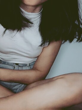 「PULL&BEAR（プルアンドベア）のアイテム（タンクトップ、ホワイト系）」を使った、元气さん（レディース）の春コーディネート