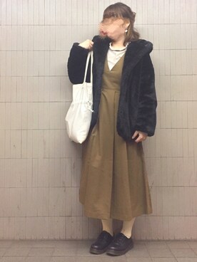 「フードコート」｜「アイテム（ジャンパースカート）」を使った、piyonさん（レディース・157cm）の冬コーディネート