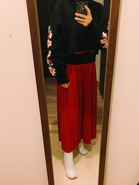 「OFF-WHITE」｜「アイテム（スウェット）」を使った、Ceciさん（レディース・158cm）の春コーディネート