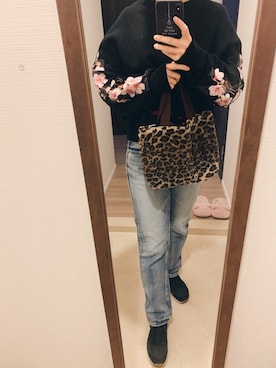 「OFF-WHITE」｜「アイテム（スウェット）」を使った、Ceciさん（レディース・158cm）の春コーディネート
