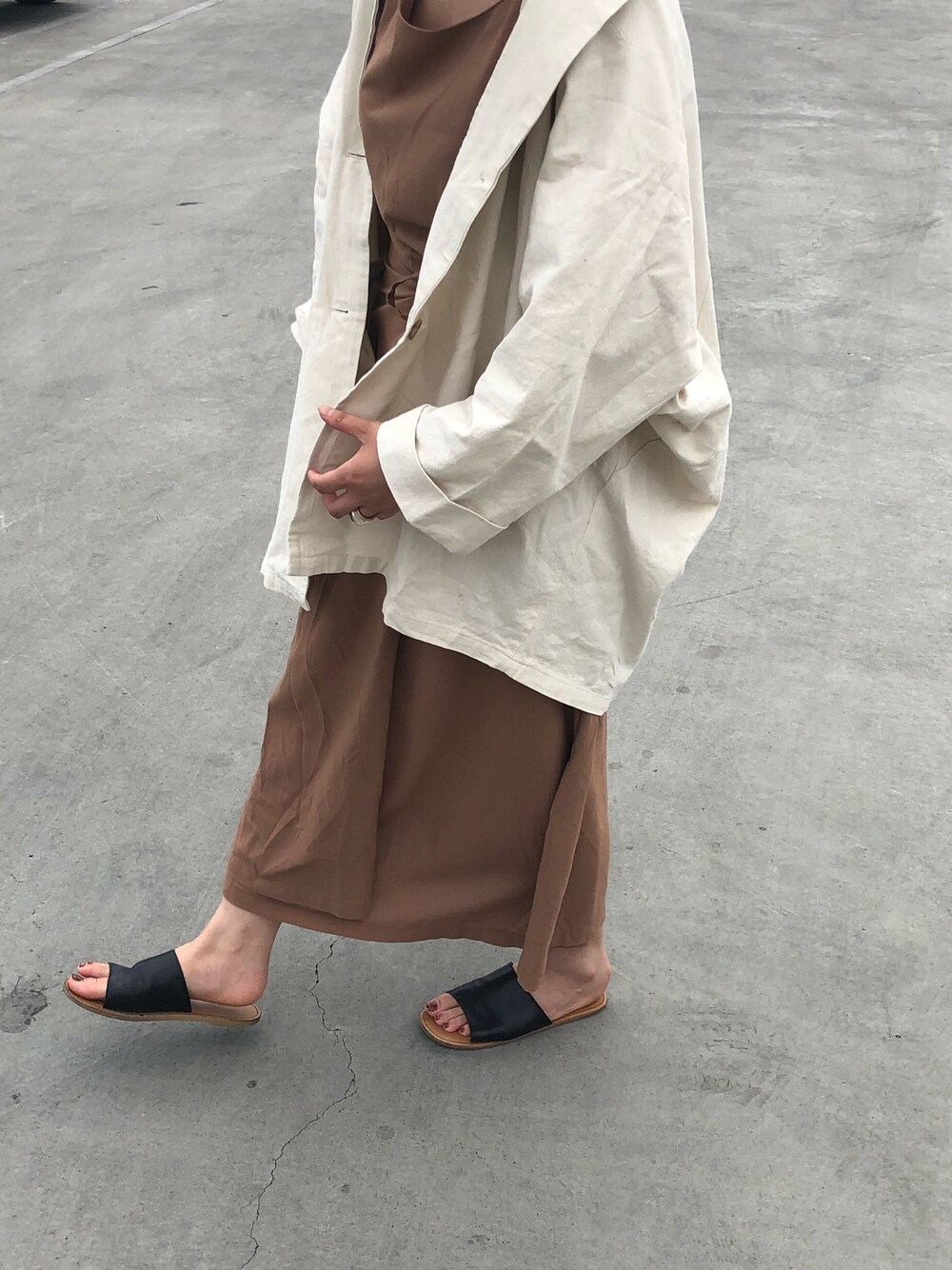 「Kastane、kastane_ootd、ベージュコーデ、消えそうな色コーデ」｜「Kastaneのアイテム（ノーカラージャケット、ベージュ系）」を使った、26kt0さん（レディース・154cm）の秋コーディネートの1枚目の写真
