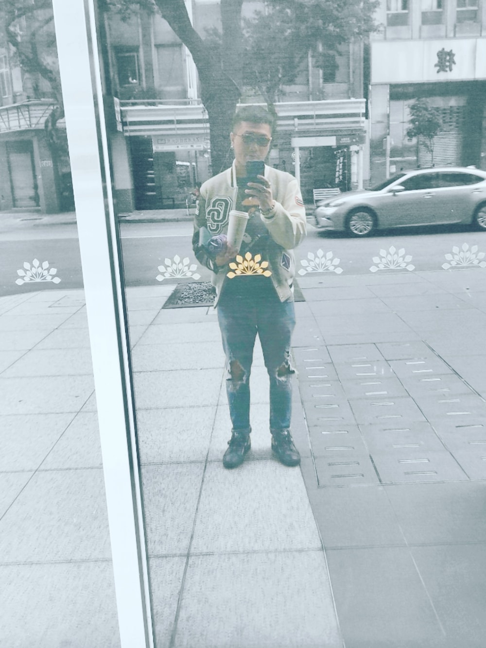 「OPENING CEREMONYのアイテム（スタジャン、その他）」を使った、Steven Muさん（メンズ・177cm）の秋コーディネートの1枚目の写真