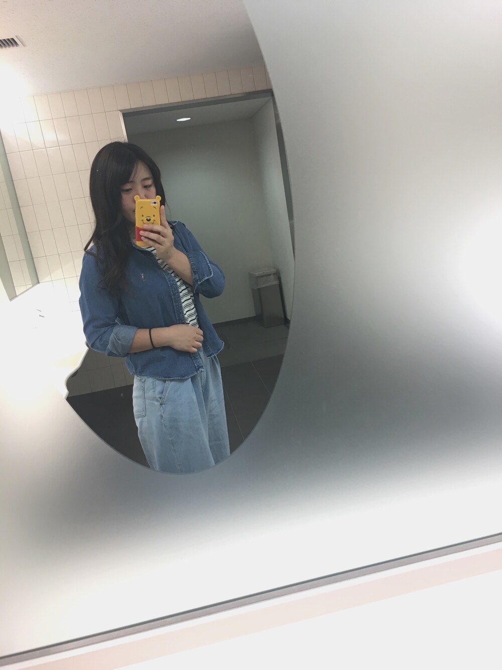 「大学生」｜「GUのアイテム（デニムパンツ、ブルー系）」を使った、はるかさん（レディース・165cm）の夏コーディネートの1枚目の写真