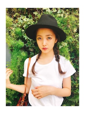 「HANES（ヘインズ）のアイテム（Tシャツ/カットソー、ホワイト系）」を使った、優津季さん（レディース・165cm）の秋コーディネート