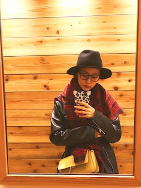 「THE H.W. DOG & CO. （ザエイチダブリュドックアンドコー）のアイテム（ハット、ブラック系）」を使った、優津季さん（レディース・165cm）の冬コーディネート