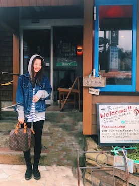 「SAINT JAMES（セントジェームス）のアイテム（Tシャツ/カットソー、ホワイト系）」を使った、優津季さん（レディース・165cm）の春コーディネート