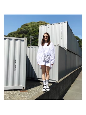 「IKUMI（イクミ）のアイテム（トップス、ホワイト系）」を使った、優津季さん（レディース・165cm）の春コーディネート