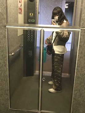 「CLANE（クラネ）のアイテム（パーカー）」を使った、れいちさん（レディース・154cm）の冬コーディネート
