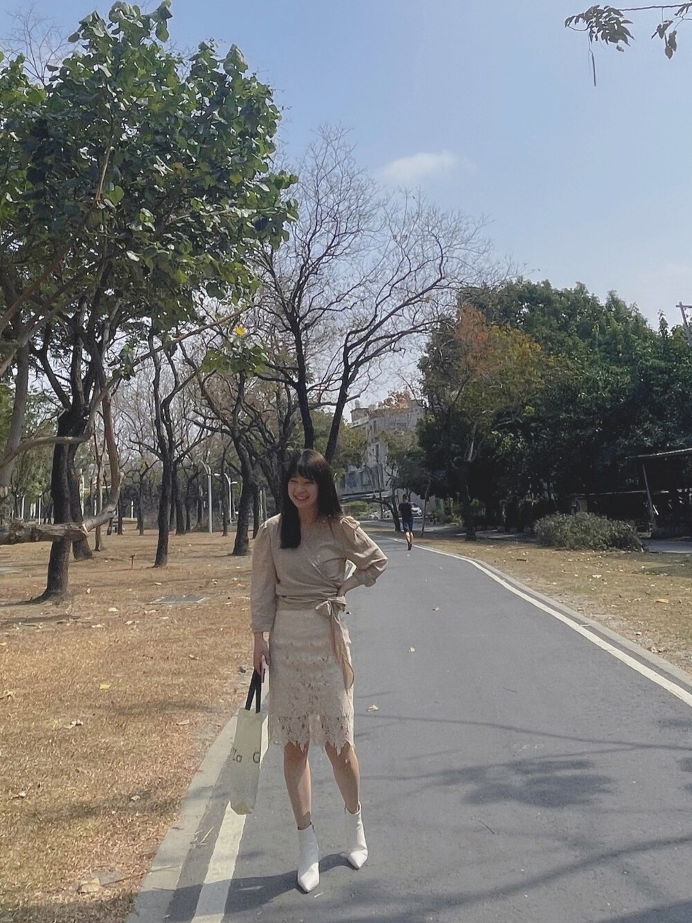 「Taiwan、kaohsiung、20210209」｜「Koreaのアイテム（シャツ/ブラウス、ベージュ系）」を使った、Hanさん（レディース・160cm）の冬コーディネートの1枚目の写真