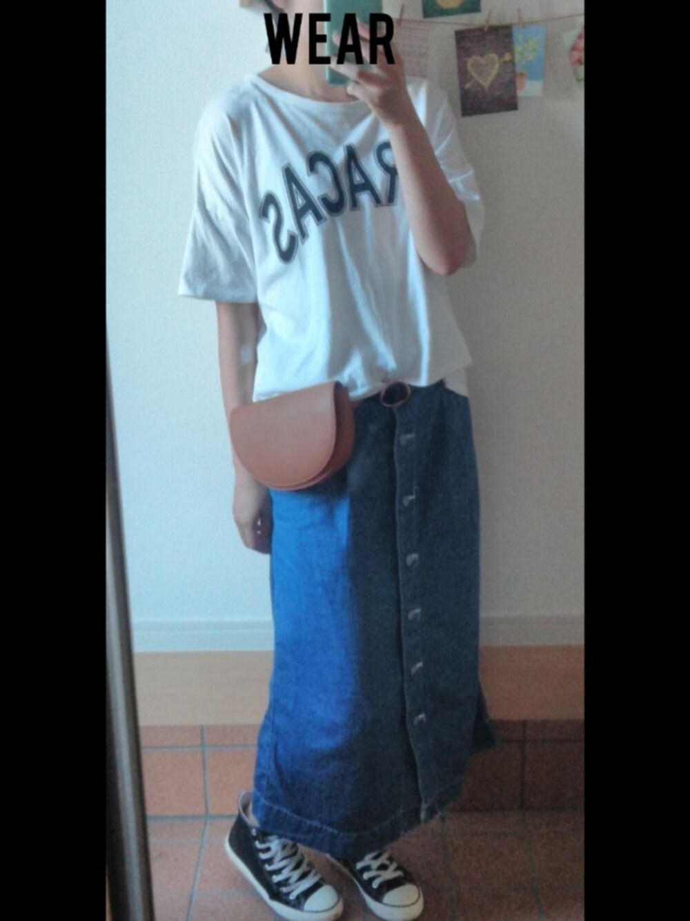 「秋のカフェオレコーデ、ラクチンコーデ、シンプル、おしゃれさんと繋がりたい、デニム、デニムスカート、ウエストポーチ、ロゴT」｜「Casseliniのウエストバッグ（ボディバッグ/ウエストポーチ、ブラウン系）」を使った、★★ryo★★さん（レディース・162cm）の秋コーディネートの1枚目の写真