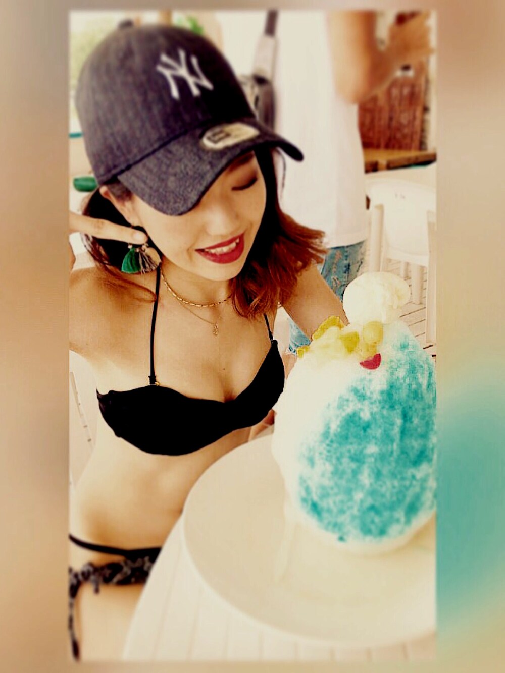 「水着、海」｜「NEW ERAのアイテム（キャップ、ブラック系）」を使った、cyanaさん（レディース・155cm）の夏コーディネートの1枚目の写真
