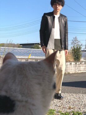 「猫」｜「アイテム（ライダースジャケット）」を使った、S.さん（メンズ・163cm）の春コーディネート