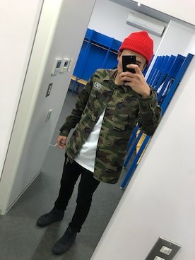 「VANS（バンズ）のアイテム（ミリタリージャケット）」を使った、すがさくさん（メンズ・184cm）の冬コーディネート