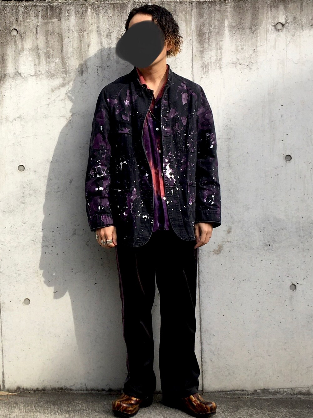 「NEEDLES、Nepenthes、Noma t.d、タイダイ柄」｜「Needlesのアイテム（カバーオール、ブラック系）」を使った、tkhellowさん（メンズ・165cm）の春コーディネートの1枚目の写真