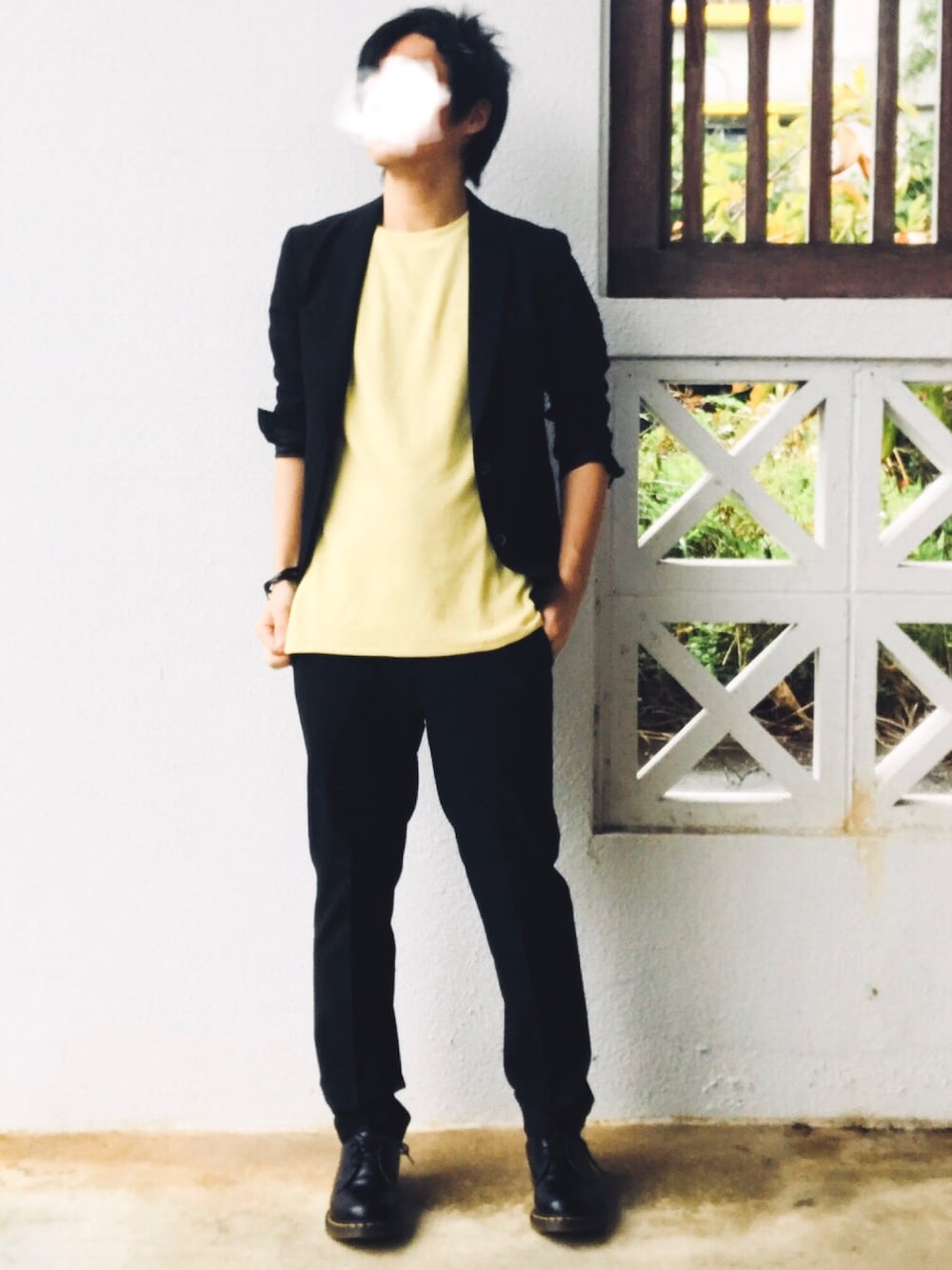 「黒コーデ、STUDIOUS、キレイめ、socialwear」｜「STUDIOUSの7分袖ニット（ニット/セーター、イエロー系）」を使った、kochiさん（メンズ・173cm）の春コーディネートの1枚目の写真