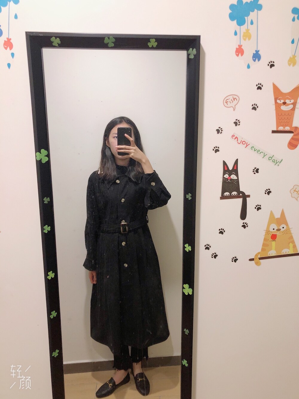 「🈚のアイテム（トレンチコート、ブラック系）」を使った、Aho_さん（レディース・167cm）の秋コーディネートの1枚目の写真