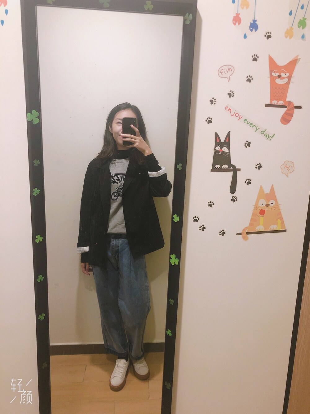 「FFANのアイテム（デニムパンツ、ブルー系）」を使った、Aho_さん（レディース・167cm）の秋コーディネートの1枚目の写真