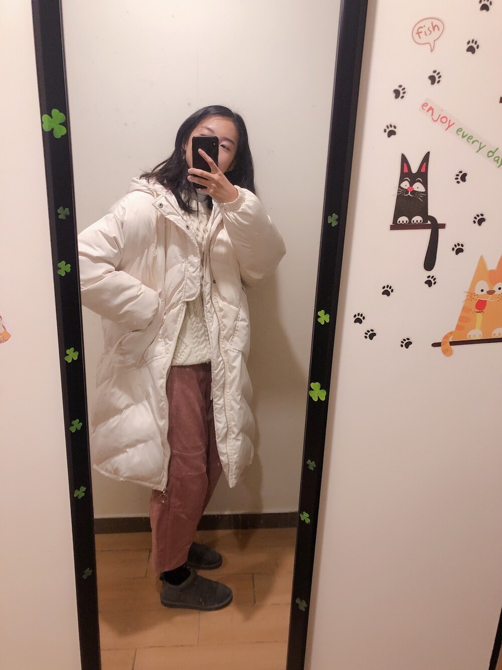 「泛泛のアイテム（チノパンツ、ピンク系）」を使った、Aho_さん（レディース・167cm）の冬コーディネートの1枚目の写真