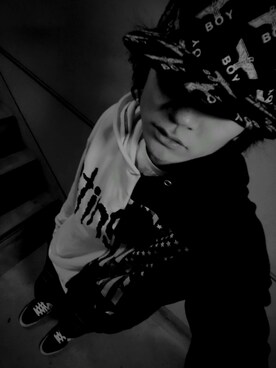 「楽天の安いやつのアイテム（トップス、ブラック系）」を使った、jikomnさん（メンズ・165cm）の秋コーディネート