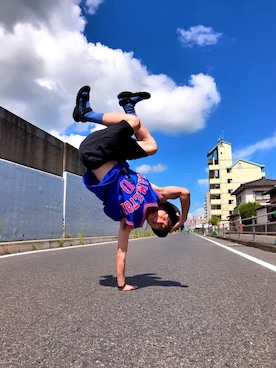 「ROXY（ロキシー）のアイテム（パンツ）」を使った、四頭身さん（メンズ・165cm）の夏コーディネート