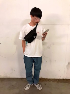 「CHUMS（チャムス）のアイテム（ショルダーバッグ）」を使った、四頭身さん（メンズ・165cm）の夏コーディネート