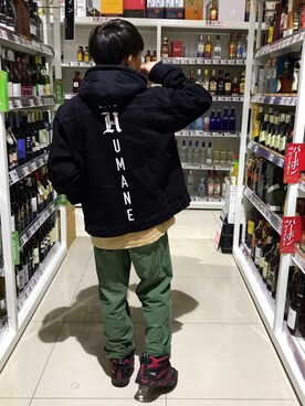「TOMMY HILFIGER（トミーヒルフィガー）のアイテム（デニムジャケット）」を使った、四頭身さん（メンズ・165cm）の冬コーディネート