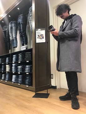 「ディーゼル」｜「アイテム（チェスターコート）」を使った、daisukeさん（メンズ・173cm）の秋コーディネート