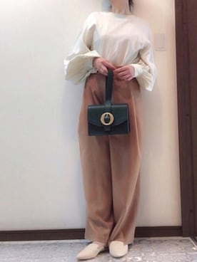 「TICCA（ティッカ）のアイテム（パンツ）」を使った、Tomoさん（レディース・160cm）の春コーディネート