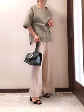 「FLYNN（フリン）のアイテム」を使った、Tomoさん（レディース・160cm）の夏コーディネート