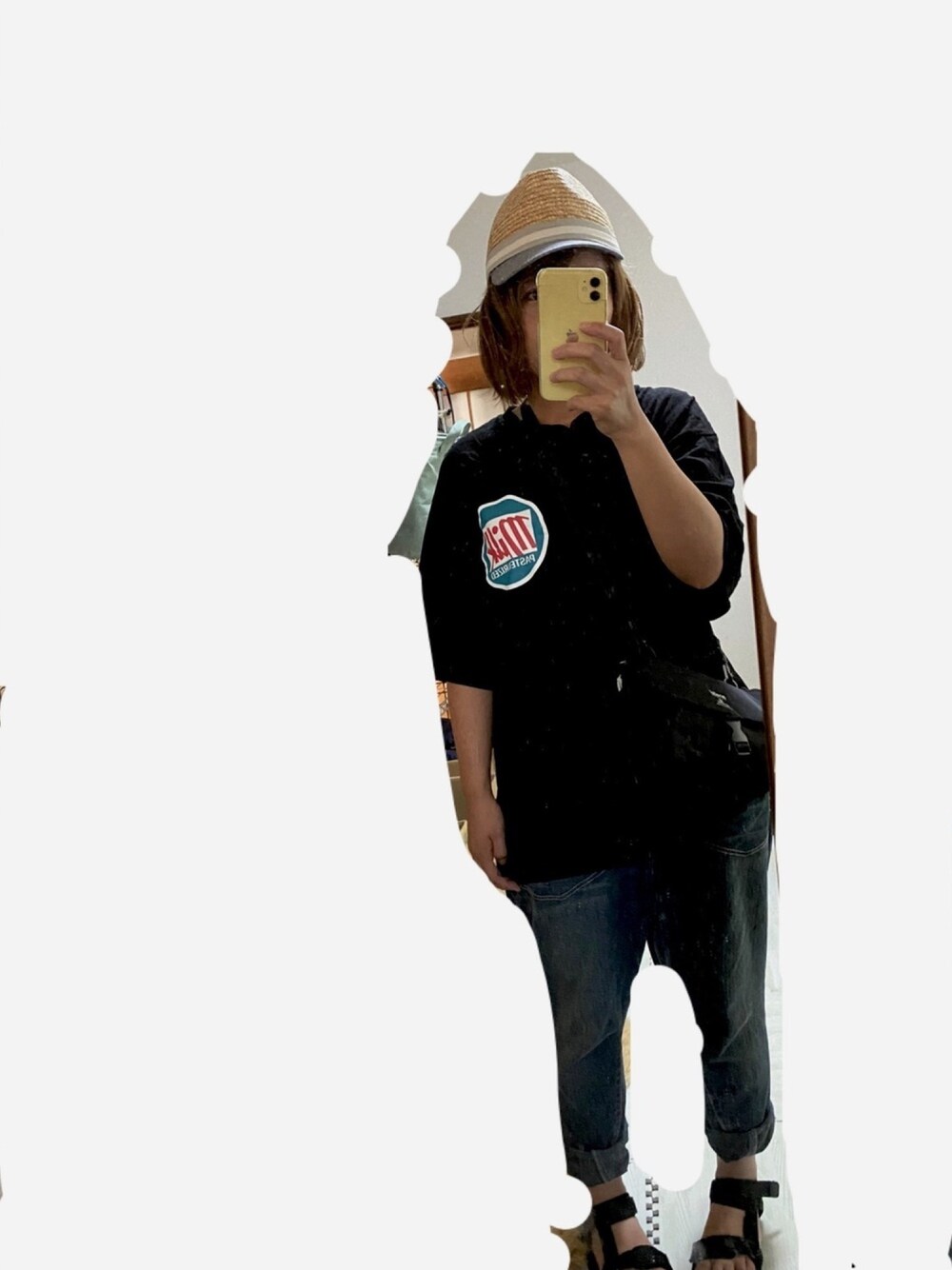 「夏コーデ、髪の毛きったぜ、ジーパンコーデ、ジーパン女子、Anello、夏だ！Tシャツ着よう！、ぼうしかぶってみた、子育てママ、子育てしながらおしゃれしたい〜、子育て」｜「ショップリストのアイテム（Tシャツ/カットソー、ブラック系）」を使った、つかてむさん（レディース・150cm）の夏コーディネートの1枚目の写真