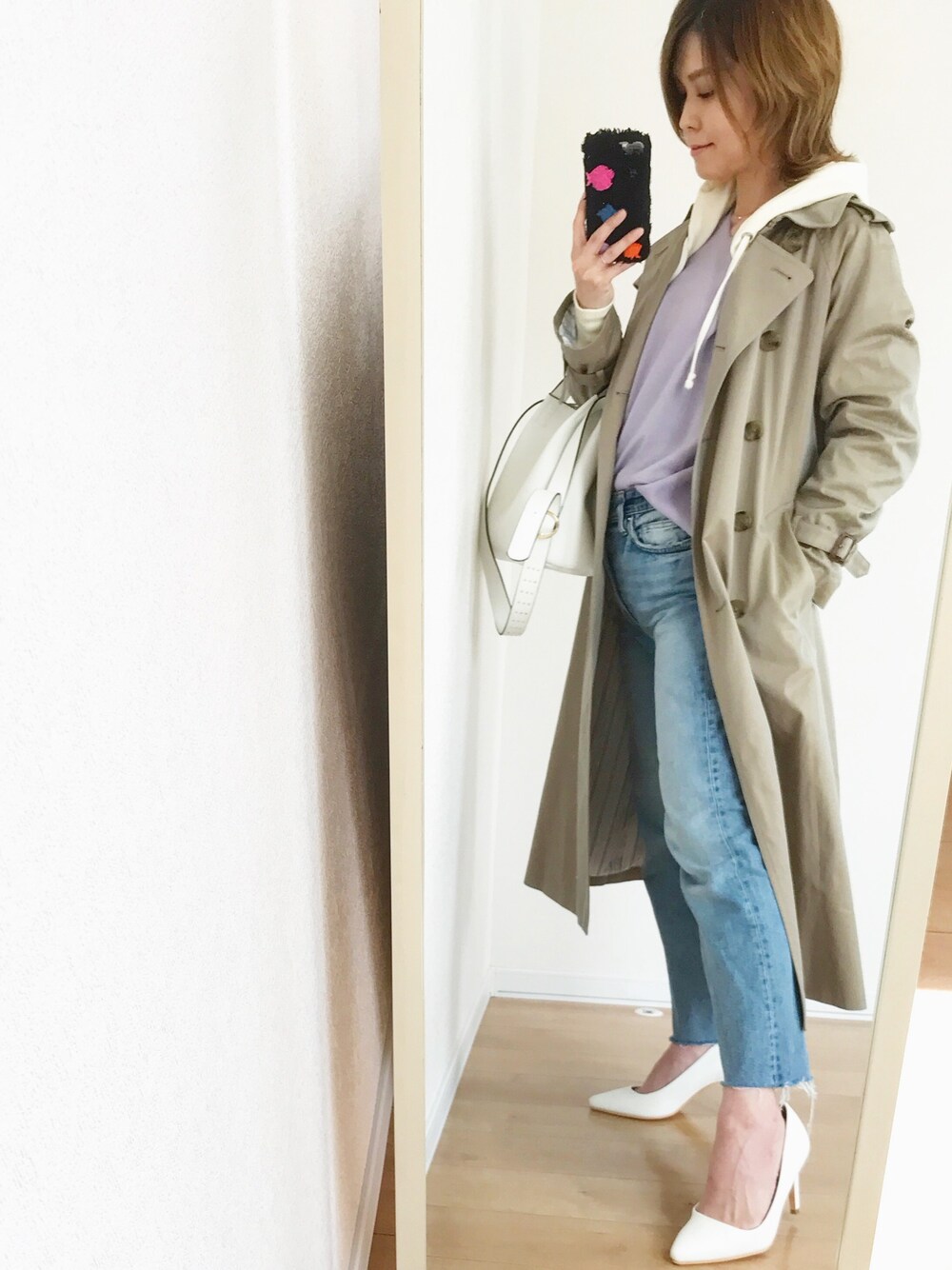 「きれいめカジュアル、デニムパンツ、トレンチコート、キレイめ、ZARA、パーカー、レイヤードスタイル、ラベンダー、パンプス、プチプラ」｜「JOURNAL STANDARD relumeのサキゾメギャバトレンチコート_#（トレンチコート、ベージュ系）」を使った、さやさん（レディース・158cm）の春コーディネートの1枚目の写真