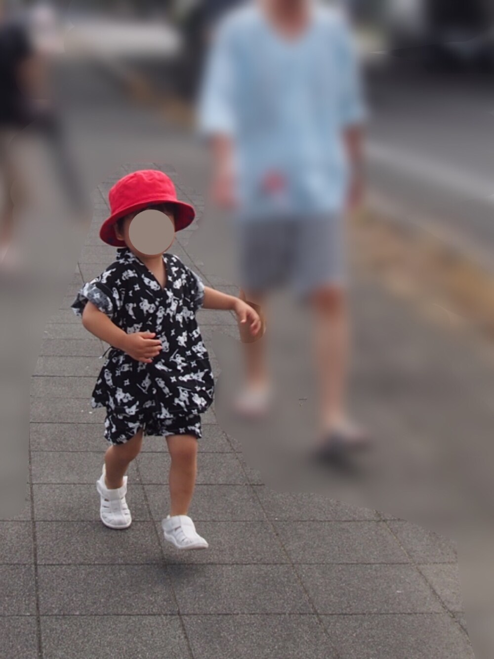 「夏祭り、甚平、男の子、2歳、お祭り、ブランシェス、キッズコーデ、サンダル、バケットハット」｜「THE SHOP TK のリバーシブルバケットハット（ハット、レッド系）」を使った、fujimaruさん（キッズ・90cm）の夏コーディネートの1枚目の写真