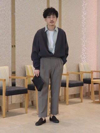 HORIKAWA HARUKI使用「UNITED ARROWS（<UNITED ARROWS> マイクロファイバー ポーチ M）」的時尚穿搭