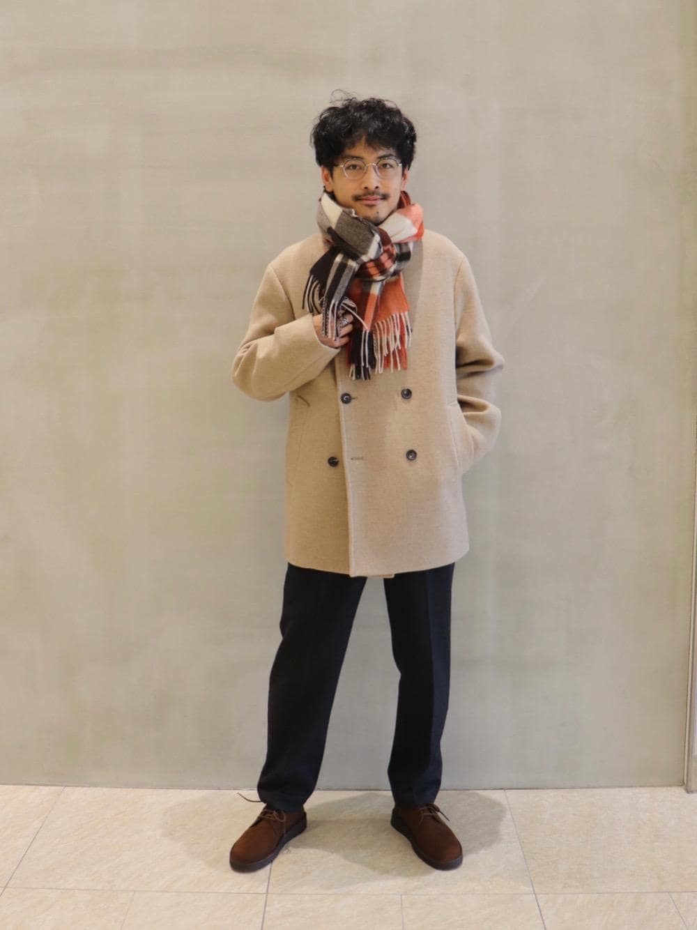 「ベーシック/トラッド、ニット/セーター、あうたー、キレイめ」｜「Clarksの＜Clarks（クラークス）＞【別注】 ロンドン（その他シューズ、ブラウン系）」を使った、HORIKAWA HARUKIさん（メンズ・173cm）の冬コーディネートの1枚目の写真