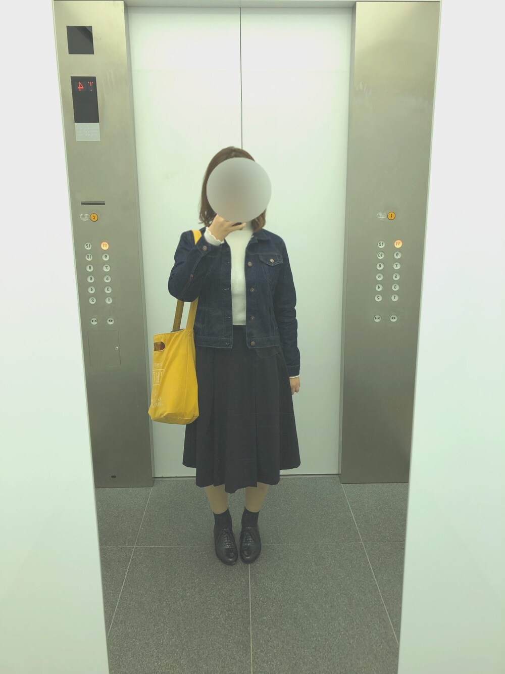 「Green Parks fuuwaのアイテム（デニムジャケット、ブルー系）」を使った、たかぴさん（レディース・164cm）の秋コーディネートの1枚目の写真