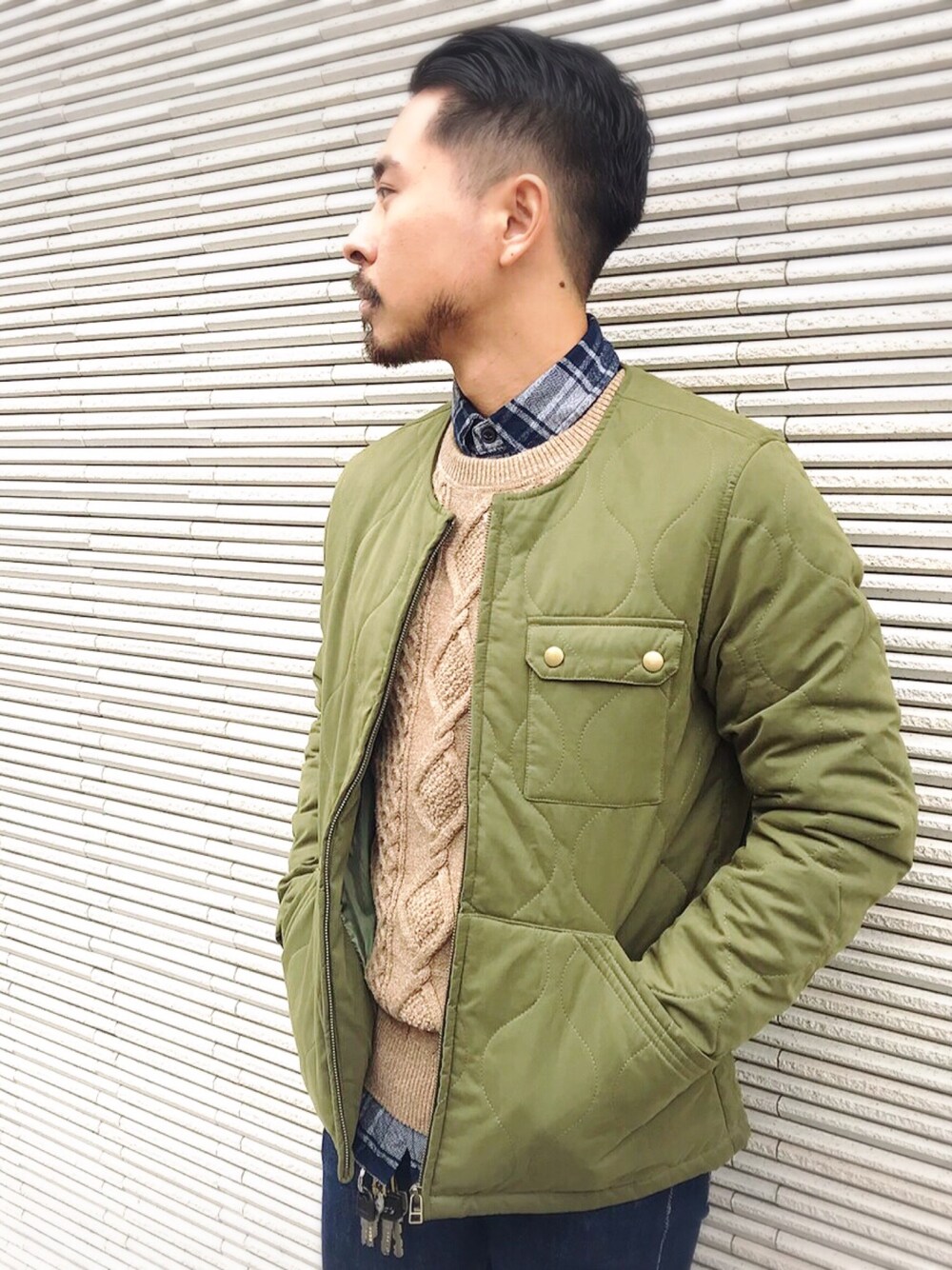 「冬コーデ、オトナカジュアル、キルティング、ケーブルニット、チェックシャツ、デニム、Levi's、ジェル」｜「EDIFICEのアイテム（ブルゾン、グリーン系）」を使った、s.higashiuraさん（メンズ・171cm）の冬コーディネートの1枚目の写真
