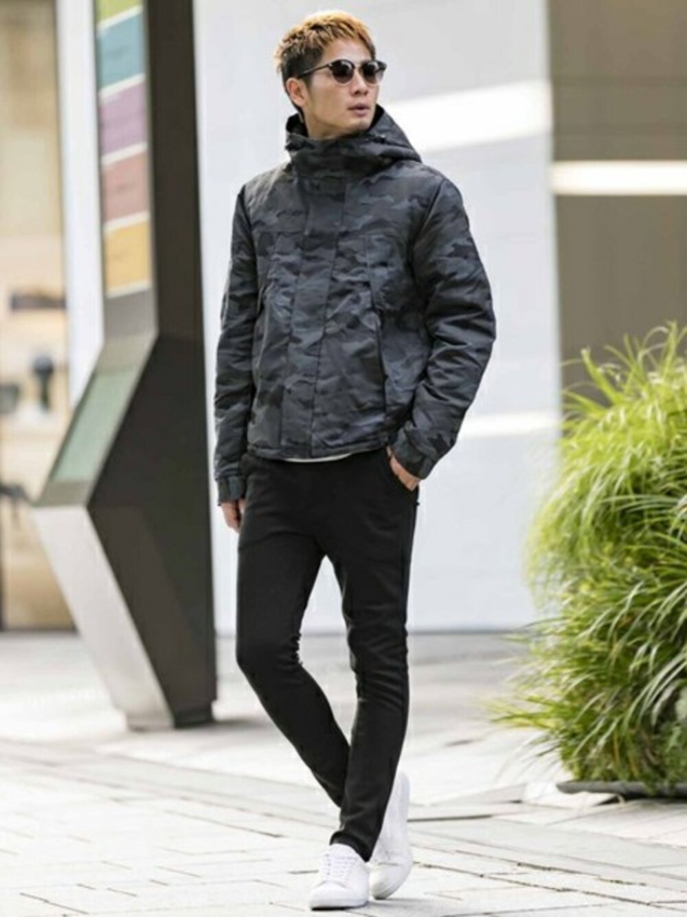 「マウンテンパーカー、アウトドアスタイル、迷彩、冬コーデ、ジャージ、ストレッチパンツ、スリムパンツ、裏ボア、おしゃれさんと繋がりたい、asm」｜「A.S.Mの【人気：再々入荷】裏ボアタスランマウンテンパーカー（マウンテンパーカー、その他）」を使った、admix_japanさん（メンズ・182cm）の秋コーディネートの1枚目の写真