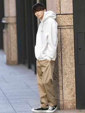 「アイテム（パーカー、ホワイト系）」を使った、admix_japanさん（メンズ・182cm）の冬コーディネート