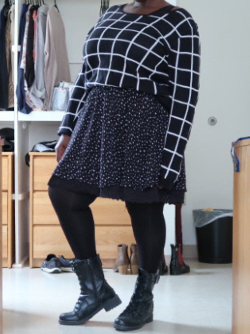 「black、pattern」｜「Torridのアイテム（スカート、ブラック系）」を使った、holybell0さん（レディース・160cm）の冬コーディネートの1枚目の写真